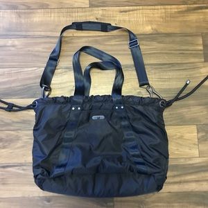 Ful Item 66374 Soft Nylon Zippered Duffel Bag